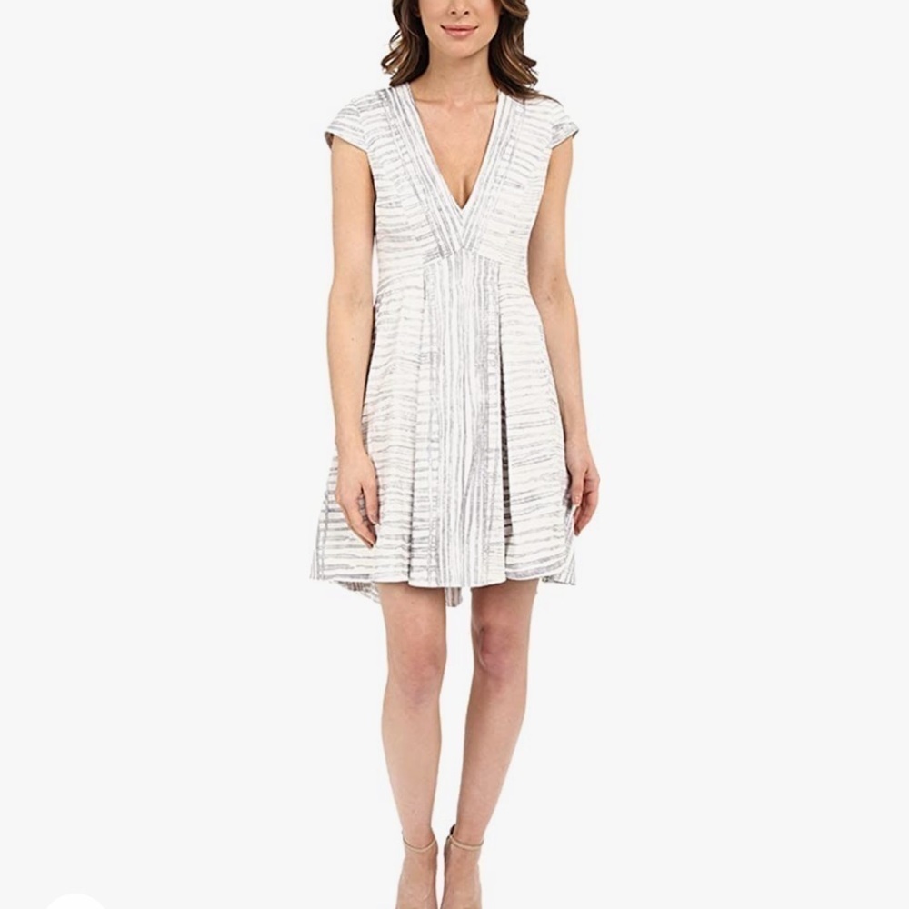 Halston Heritage Cap Sleeve Structured Dress Size 0